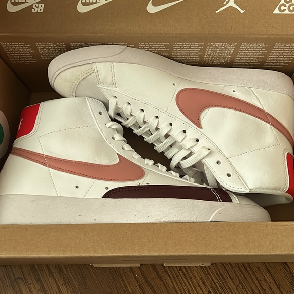 Women’s size 8-1/2 Nike Blazers - Picture 1 of 7